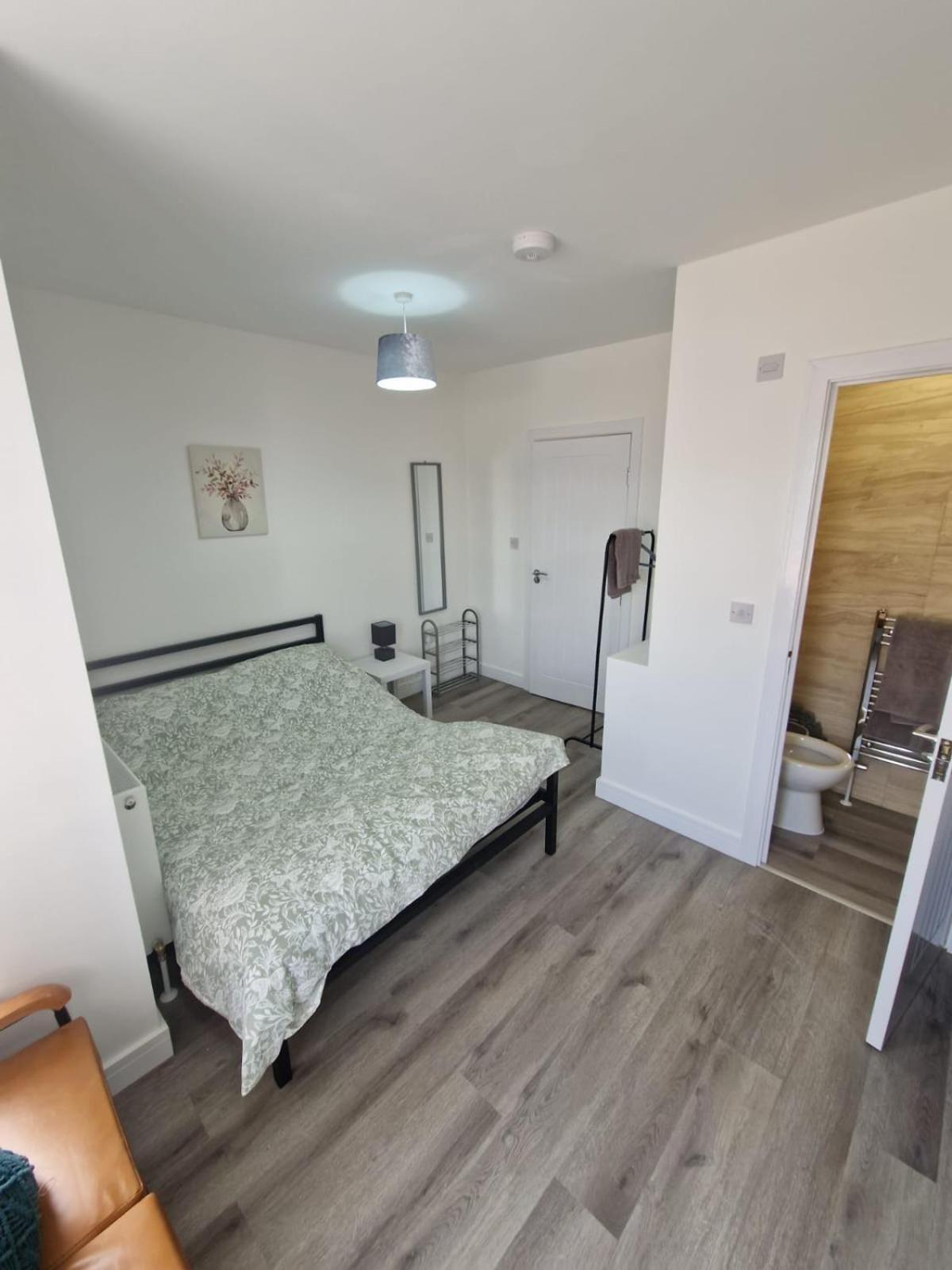 Brand New Studio Flat With Private Bathroom Northampton Extérieur photo